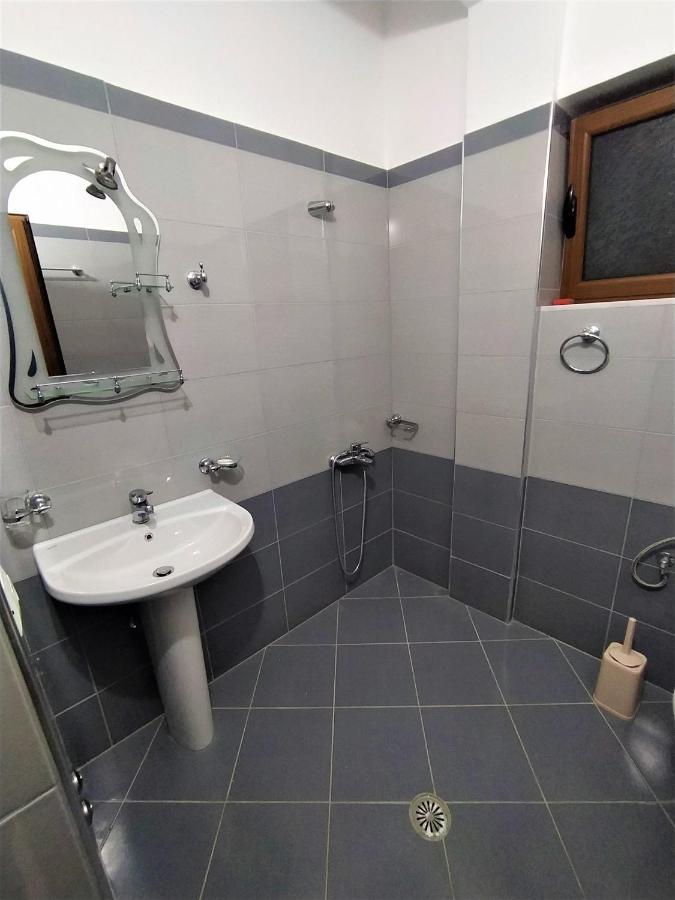 Ahmeti Rooms Ksamil Esterno foto