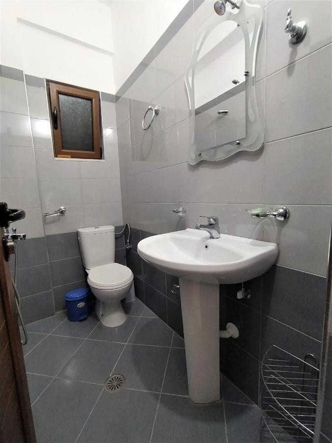 Ahmeti Rooms Ksamil Esterno foto